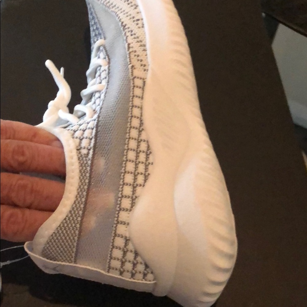 NWT - Danskin Patterned Athletic Sneakers - Picture 5 of 6